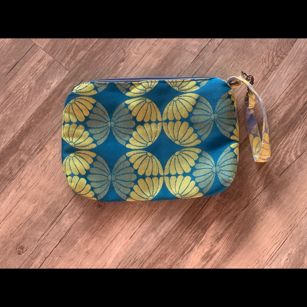 Pavo Harmony Sample Wristlet